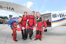 Embarquement pour le saut en parachute